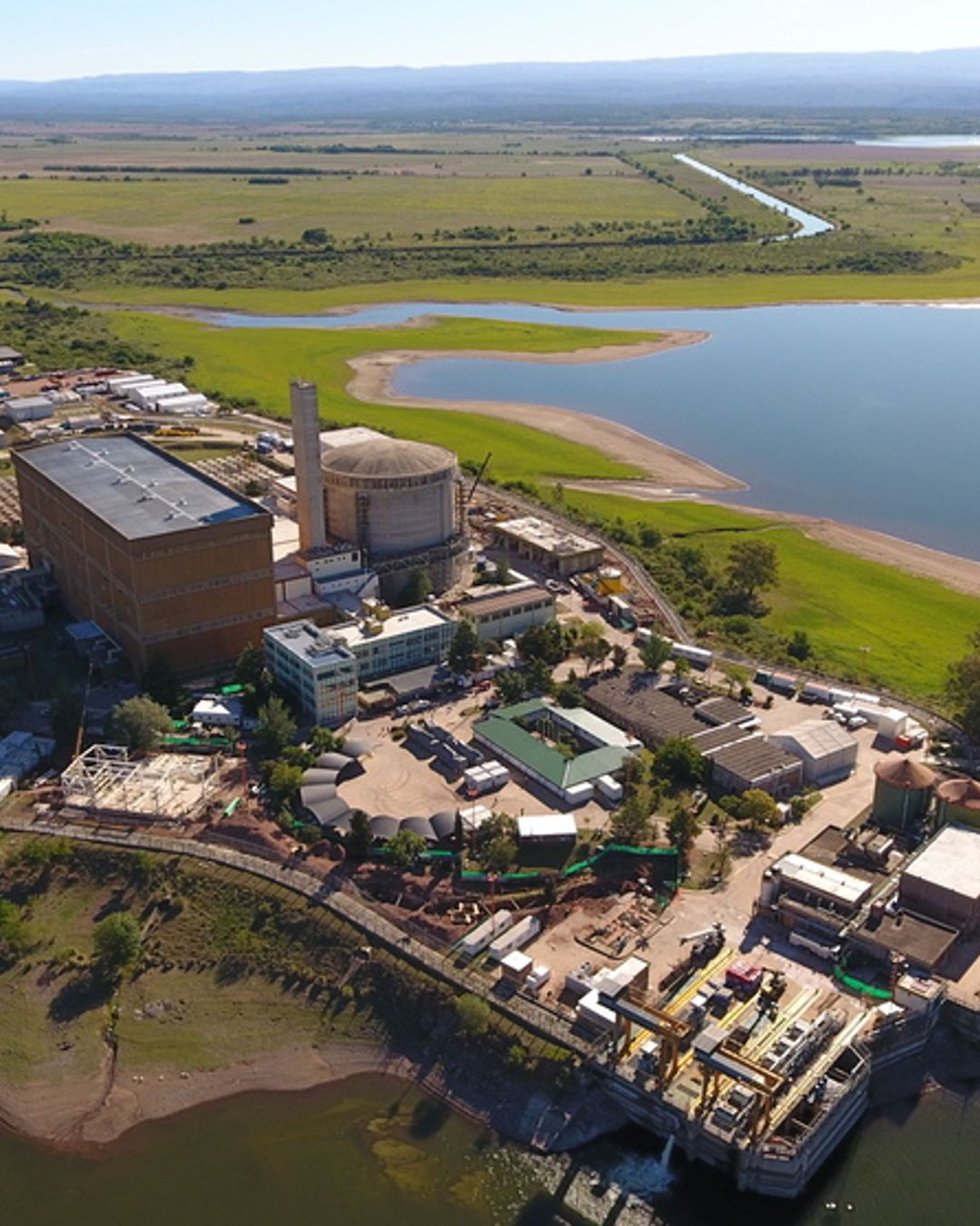 Central Nuclear Embalse — instalaciones de la actividad nuclear argentina